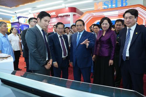 Chuyển đổi số Ngành Ngân hàng hướng đến hành trình kiến tạo hệ sinh thái tài chính thông minh