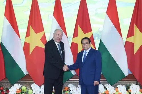 Thủ tướng Phạm Minh Chính hội kiến Tổng thống Hungary
