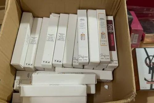 Triệt phá kho nước hoa giả quy mô lớn ở Hà Nội