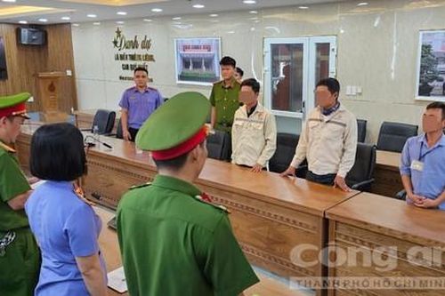 Khởi tố 3 đối tượng chôn lấp trái phép hơn 162 tấn chất thải rắn