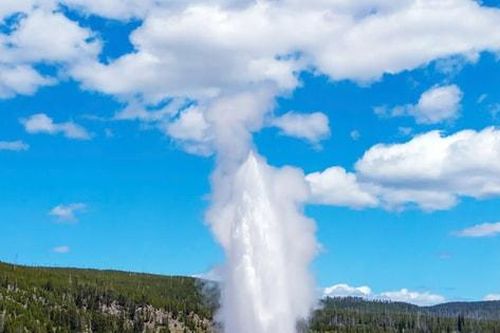 Yellowstone - 'Thiên đường địa nhiệt' giữa đại ngàn hoang dã