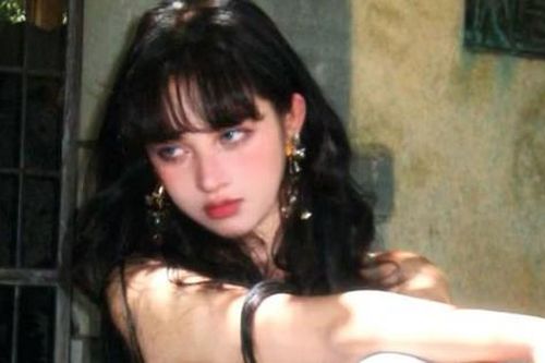 Phát hiện ra chồng nhắn tin 'đong đưa' với gái lạ, tôi chưa kịp lên cơn ghen thì mẹ chồng đã ra tay xử lý