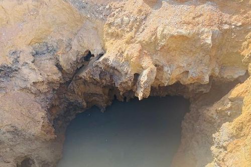 Bị rút nước, hố tử thần ở Bắc Kạn có nguy cơ sập đột ngột hoặc bùng nổ khí ngầm?