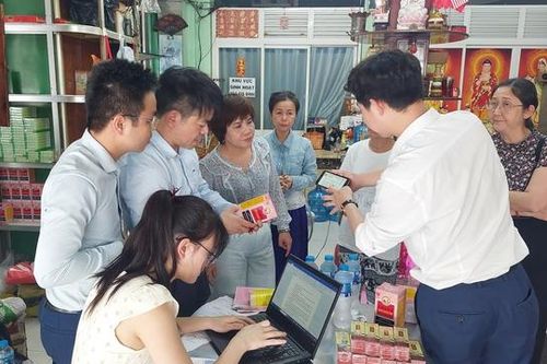 Bộ Y tế kiểm tra đột xuất các đơn vị sản xuất, phân phối, chẩn trị thuốc cổ truyền tại TPHCM