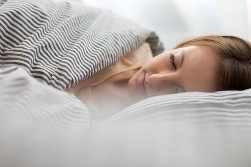 5 thói quen buổi tối giúp cơ thể trẻ lâu