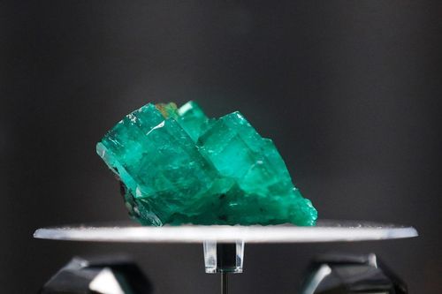 Kim cương tự nhiên không còn 'cứng' như trước