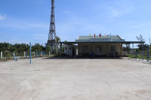 Về Bình Sơn nghe chuyện ông Binh hiến 'đất vàng' xây nhà văn hóa