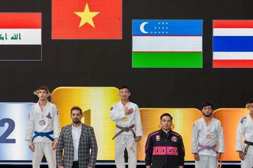 Võ sĩ Việt Nam vào chung kết châu Á không tốn giọt mồ hôi, đối thủ bỏ cuộc và nói: 'Bạn là nhà vô địch rồi'