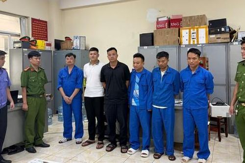 Khởi tố Bí thư, Chủ tịch phường, Chủ tịch xã, cán bộ quản lý đô thị, văn phòng, kế toán UBND phường...