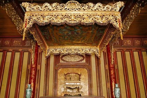 Thành lập Hội đồng đánh giá tình trạng và đề xuất phương án bảo quản, phục chế Ngai vua triều Nguyễn