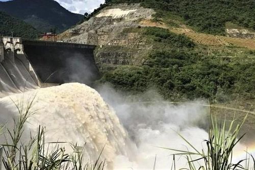 Hàng loạt hồ chứa thủy điện ở Nghệ An vận hành xả lũ