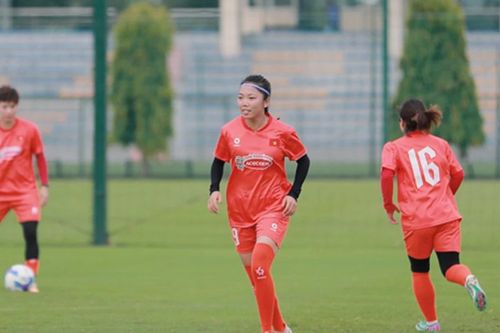 Huỳnh Như: Các cầu thủ trẻ đang bắt nhịp với chúng tôi