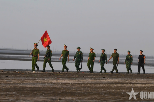 'Điểm tựa' bên bờ sóng