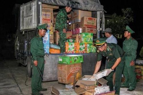 Thuốc lá lậu 'vi hành'