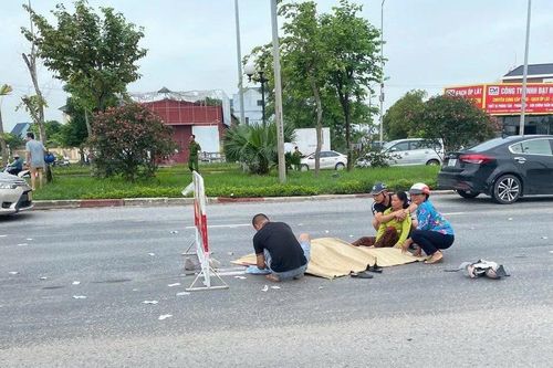Va phải chó thả rông, người đàn ông bị xe cán tử vong