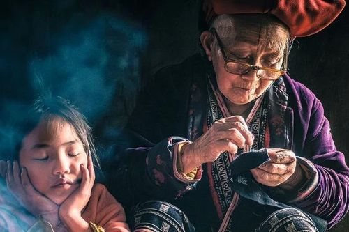 'Người phụ nữ Việt Nam ngồi bên chắt gái' giành chiến thắng ảnh du lịch quốc tế