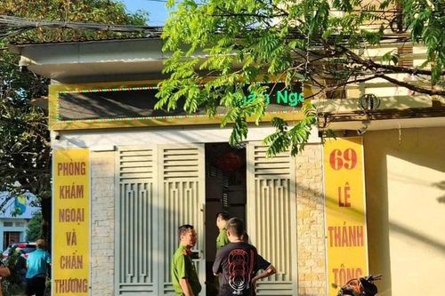 Phòng khám nơi bệnh nhân tử vong không có danh mục phẫu thuật, nẹp xương vai