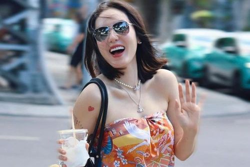 Sao Việt: Hoa hậu Thanh Thủy vai trần gợi cảm, Ngọc Huyền tình tứ bên bạn diễn Trần Nghĩa