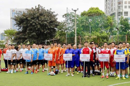 Khai mạc giải bóng đá Cúp vàng 15 năm Dân Việt 2025