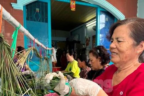 Xóm bánh ú lá tre nửa thế kỷ ở Sài Thành nhộn nhịp trước Tết Đoan Ngọ