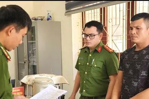 Khởi tố tài xế xe đầu kéo không bằng lái, dương tính ma túy, thách thức cảnh sát
