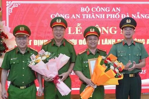 Công bố quyết định của Bộ trưởng Công an ở Đà Nẵng, Hậu Giang