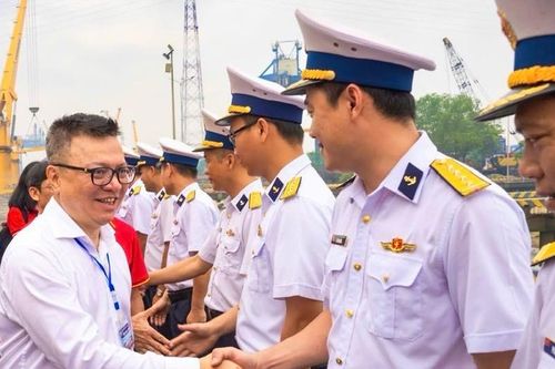 Chuyến đi đặc biệt của 100 phóng viên, nhà báo Việt Nam thăm Trường Sa và Nhà giàn DK1