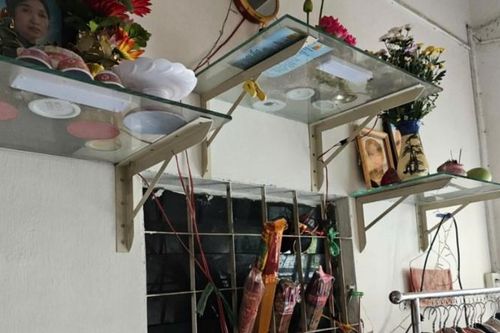 Người con trai quấn thi thể mẹ, bỏ ra đường: 'Tôi ám ảnh hàng đêm'