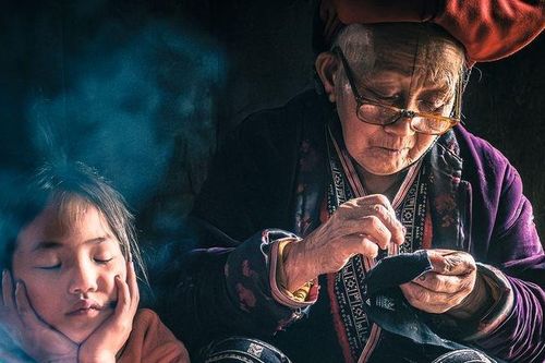 Bức chân dung 2 bà cháu ở Lào Cai giành giải thưởng nhiếp ảnh danh tiếng