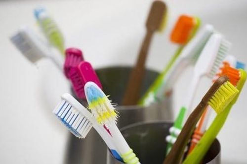 Bí mật rùng mình về bàn chải đánh răng