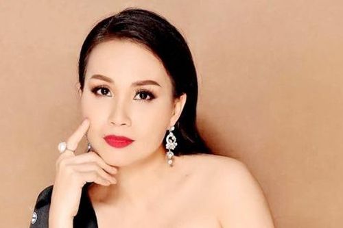 'Chị Tư' Cẩm Ly 'biến hình' quyến rũ khiến dân tình dậy sóng