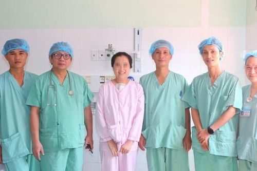 Cảm động người phụ nữ 'hồi sinh' với trái tim của một người đàn ông xa lạ