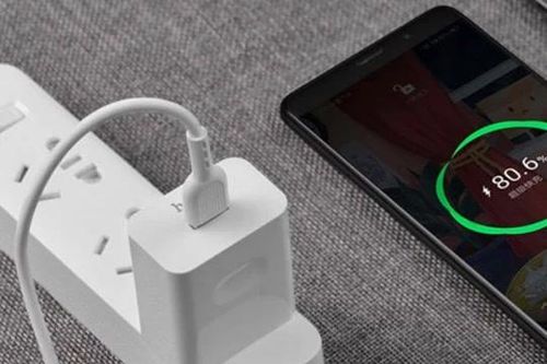 Dùng xong không rút phích cắm của 5 thiết bị điện này khỏi ổ, hóa đơn tiền điện sẽ 'đội nóc'!