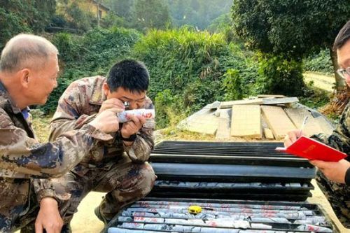 Phát hiện mỏ vàng 'siêu khổng lồ', trị giá hơn 80 tỷ USD