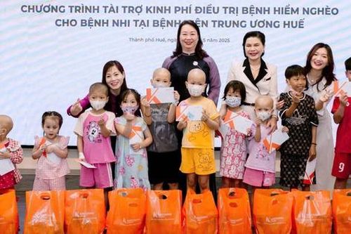 'Sóng chữa lành' hỗ trợ điều trị bệnh hiểm nghèo cho trẻ em tại Huế