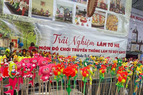 Tò he - món quà từ đôi bàn tay khéo léo