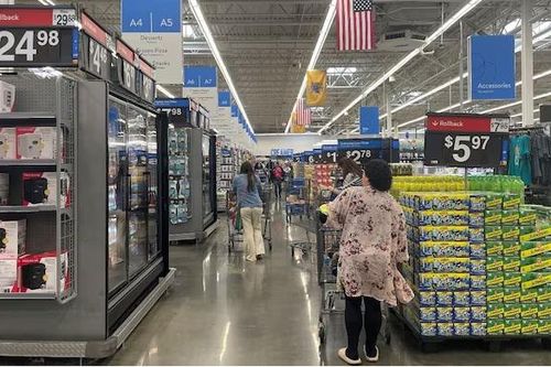 Tòa án chặn sắc lệnh áp thuế của Tổng thống Trump