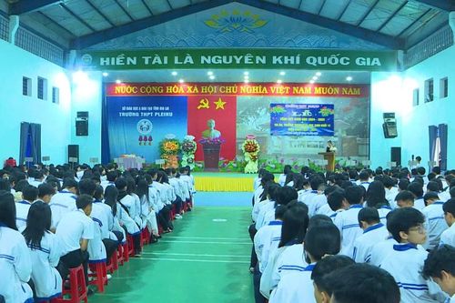 Trường THPT Pleiku tổng kết năm học 2024-2025