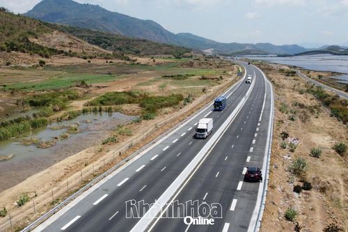 Tuyên truyền về trật tự an toàn giao thông đường bộ cho người dân xã Cam Phước Đông