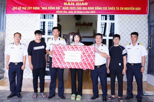 Lữ đoàn 685, Vùng 4 Hải quân bàn giao 'Nhà đồng đội' cho gia đình quân nhân