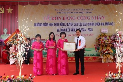 Trường Mầm non Thụy Hùng đón bằng công nhận Đạt chuẩn Quốc Gia mức độ 1 và tổng kết năm học 2024 - 2025