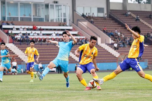 Bóng đá chuyên nghiệp Đất Tổ đừng chỉ là giấc mơ