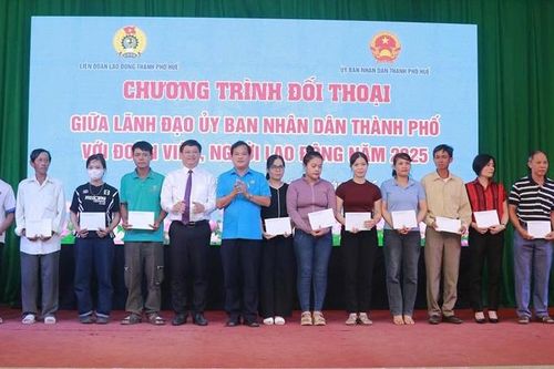Đối thoại thẳng thắn, sẻ chia thiết thực với người lao động