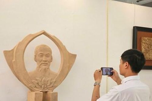 Bế mạc trại sáng tác gốm về đề tài Bác Hồ