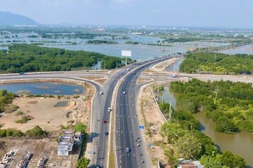 Ngắm vẻ đẹp của cung đường ven biển Vũng Tàu - Bình Thuận