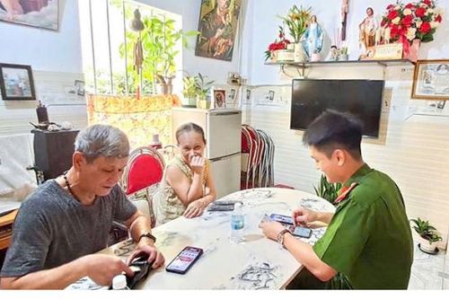 Lan tỏa phong trào 'Bình dân học vụ số' tại đất cố đô Huế