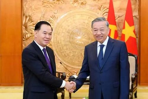 Tổng Bí thư tiếp Chánh văn phòng Trung ương Đảng Nhân dân Cách mạng Lào