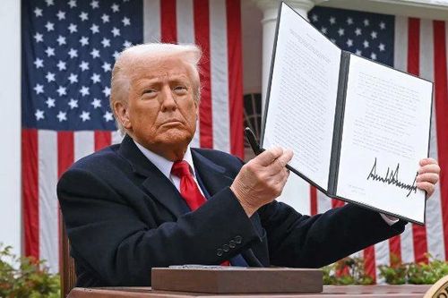 Tòa Phúc thẩm khôi phục quyền áp thuế đối ứng của Tổng thống Donald Trump