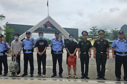 Phát hiện, bắt giữ 3 công dân Trung Quốc nhập cảnh trái phép vào Việt Nam