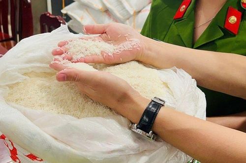 Clip: Cận cảnh quy trình biến gạo rẻ tiền thành Gạo ST25 Ông Cua ngon nhất thế giới